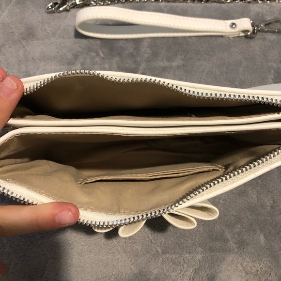 white "a new day" versatile bag!! - Picture 3 of 4